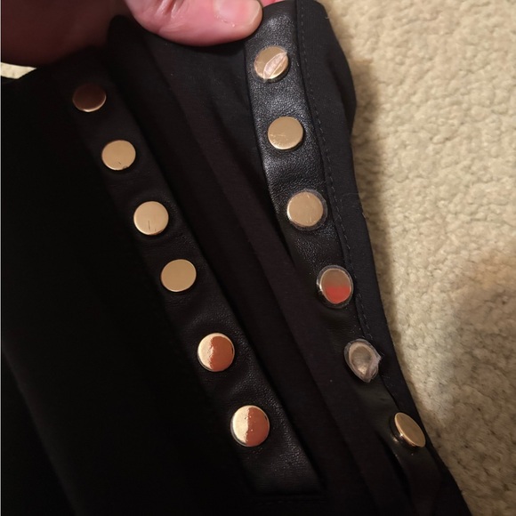 Cache black leggings preowned size medium - Picture 3 of 3